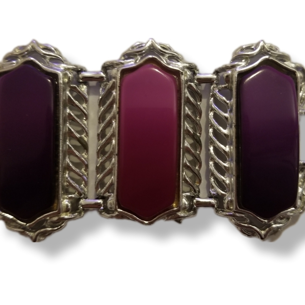 1960s VINTAGE CHROME SILVER, PINK & PURPLE THERMOSET LUCITE WIDE PANEL BRACELET - Picture 10 of 10